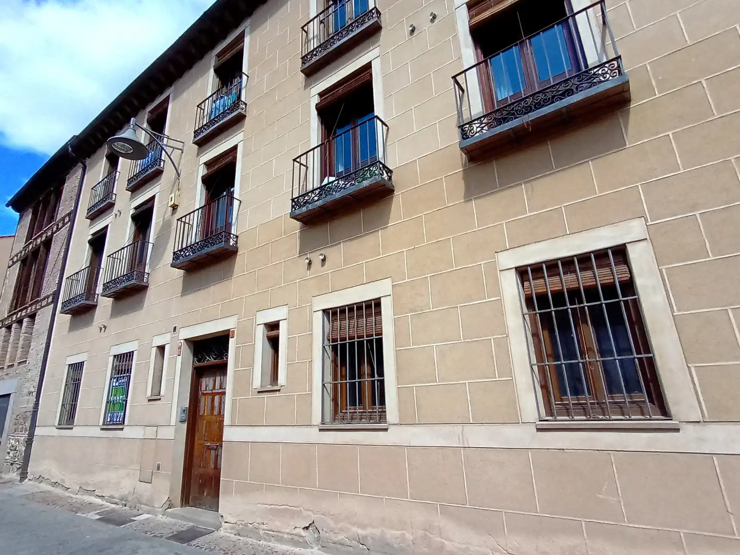 Vista exterior de Oficina en venda en Segovia