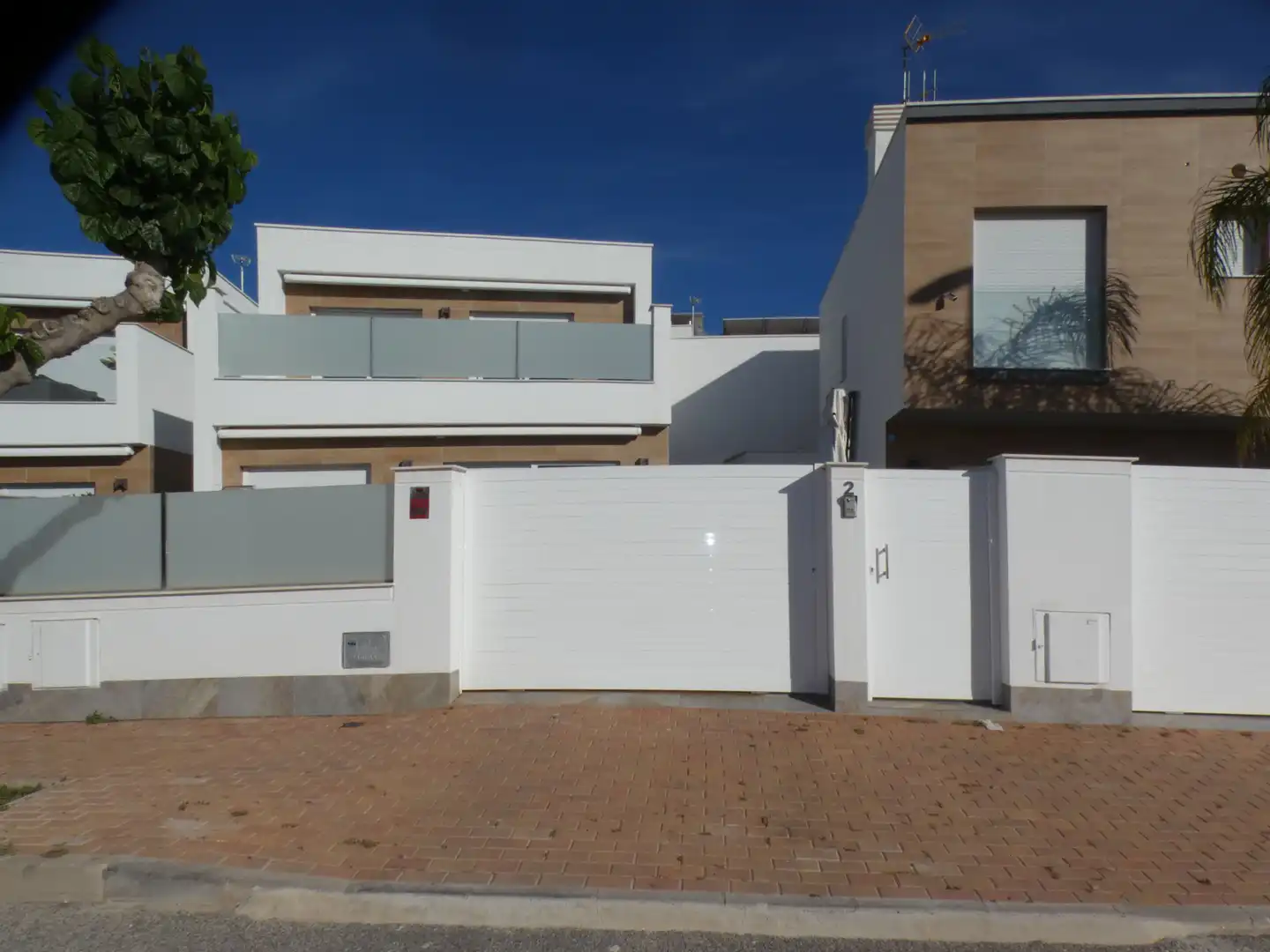 Vista exterior de Casa adosada en venta en San Pedro del Pinatar con Aire acondicionado, Calefacción y Jardín privado