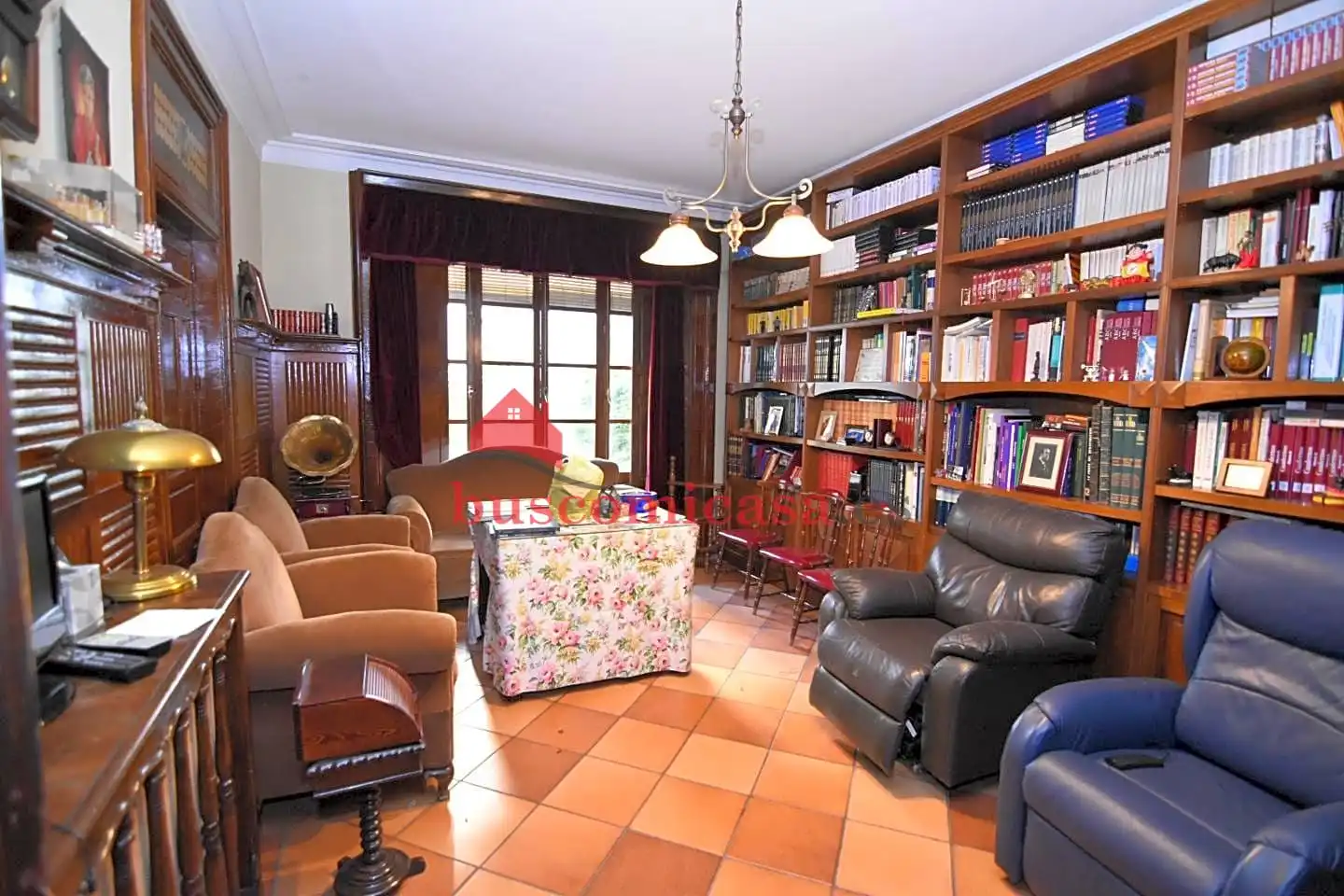 Sala de estar de Edificio en venta en Linares