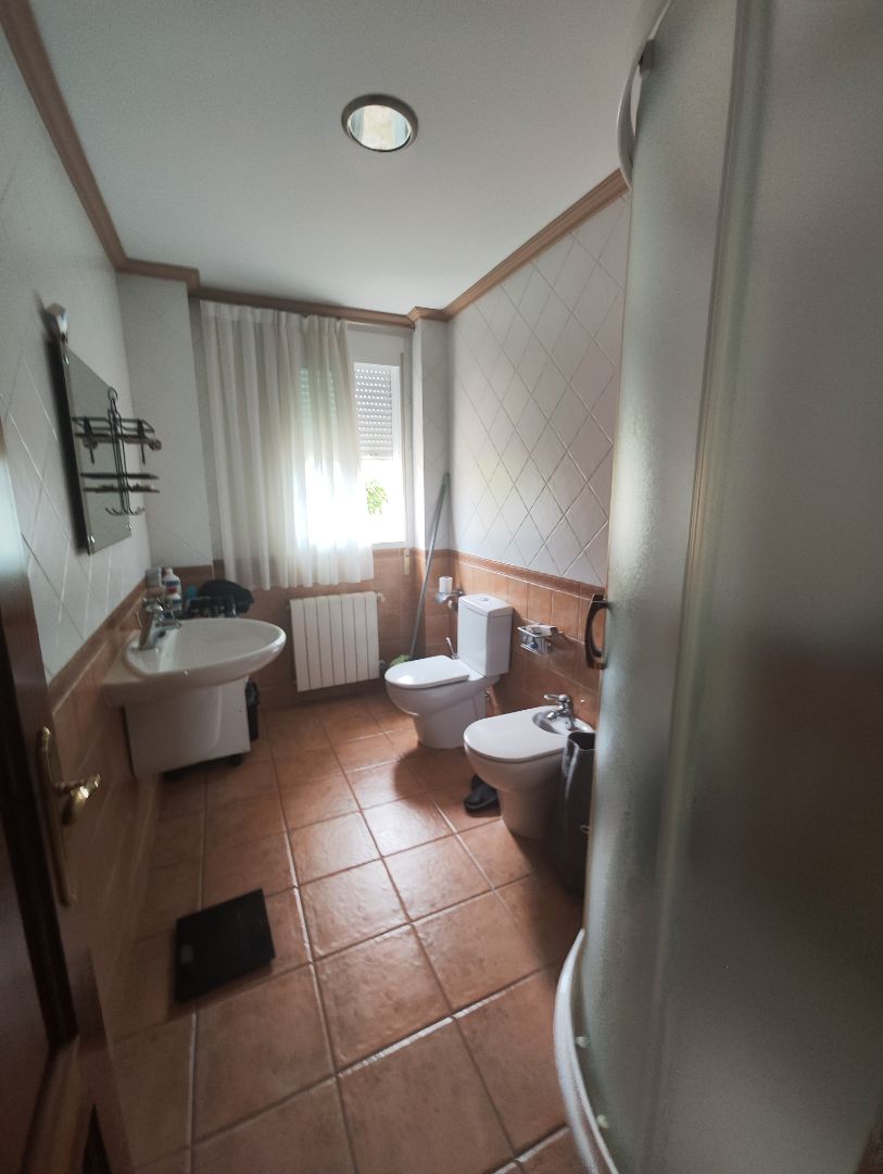 Bany de Casa o xalet en venda en Vedra amb Calefacció, Moblat i Forn