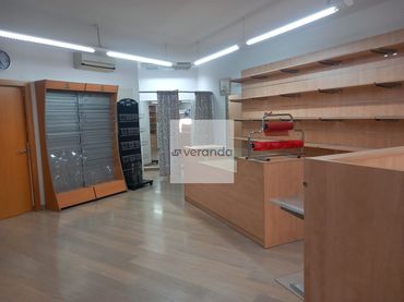 Local comercial de lloguer a Casc Antic