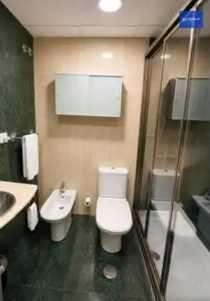 Bany de Apartament en venda en Sevilla amb Aire condicionat i Calefacció