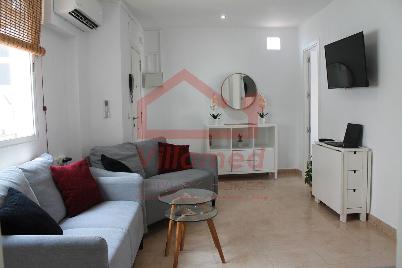 Living room of Flat for sale in  Valencia Capital  with Air Conditioner, Furnished and Balcony