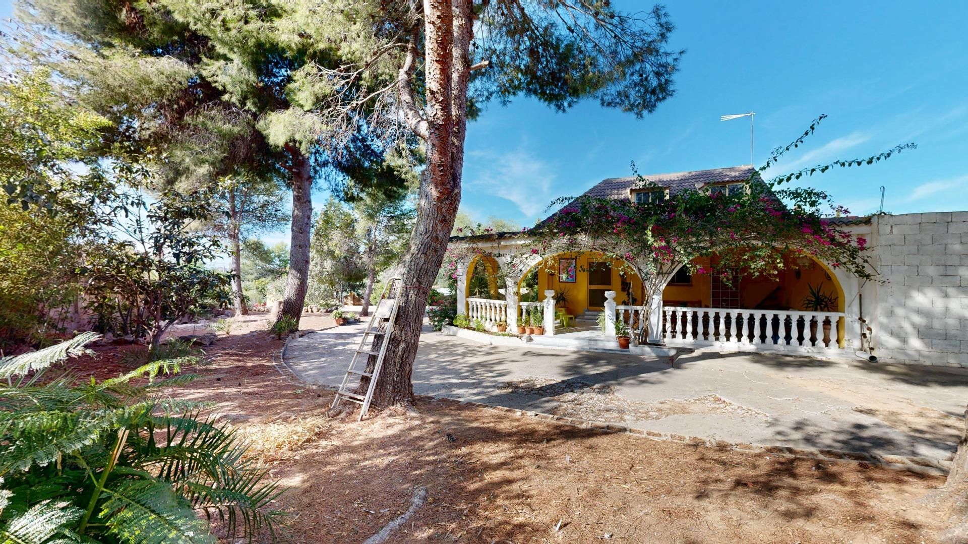 House or chalet for sale in Urbanizaciones