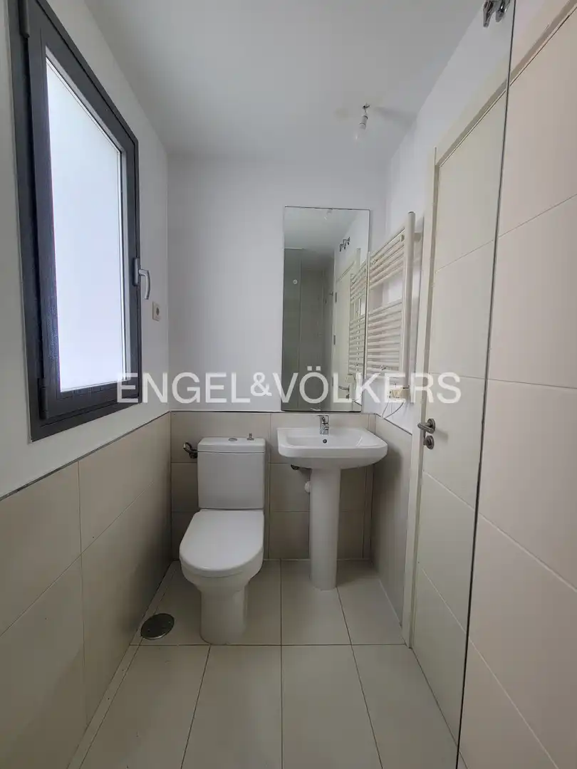 Baño de Piso en venta en Madrid con Calefacción y Piscina