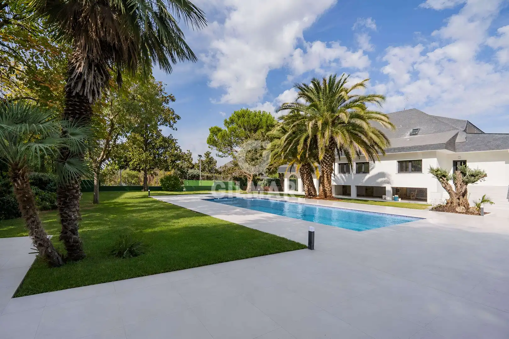 Jardí de Casa o xalet en venda en Pozuelo de Alarcón amb Calefacció, Jardí privat i Piscina