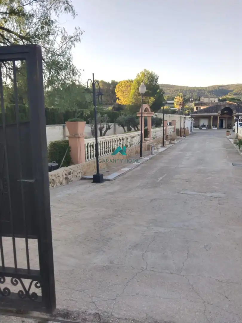 Vista exterior de Casa o chalet en venta en Ontinyent con Aire acondicionado, Jardín privado y Terraza