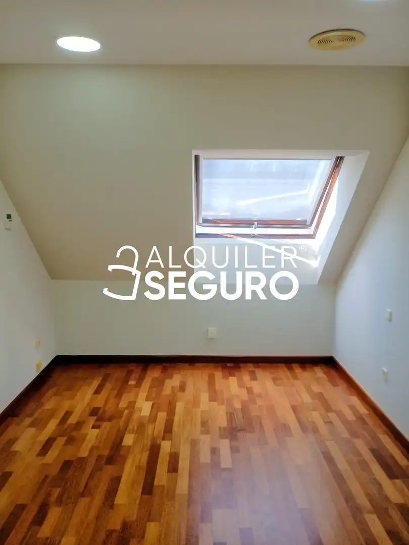 Bedroom of Flat for rent in Valladolid  with Air Conditioner and Heating