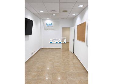 Local comercial en alquiler en Calle PERE MERCADER 49