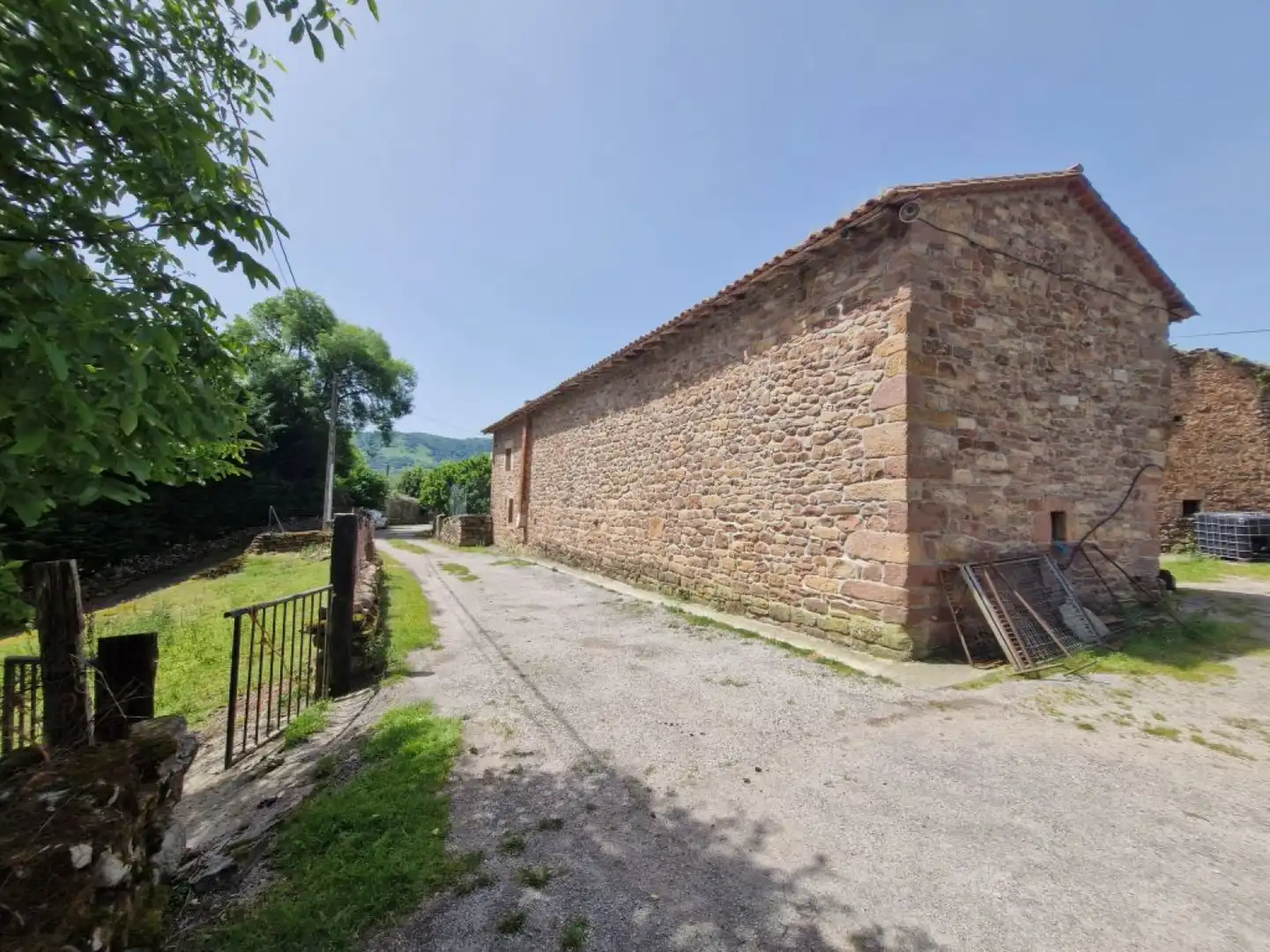 Vista exterior de Casa o chalet en venta en Cieza (Cantabria) con Jardín privado
