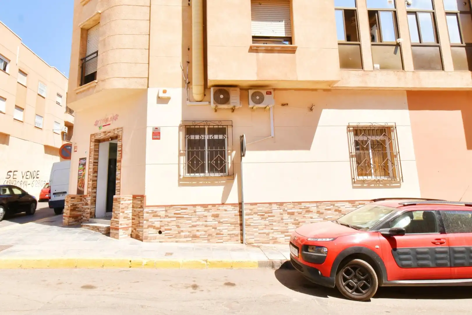 Vista exterior de Local en venta en El Ejido con Aire acondicionado
