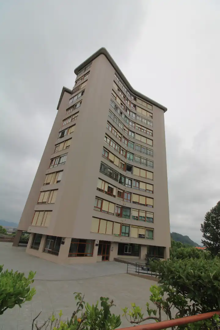 Vista exterior de Pis en venda en Santander amb Calefacció