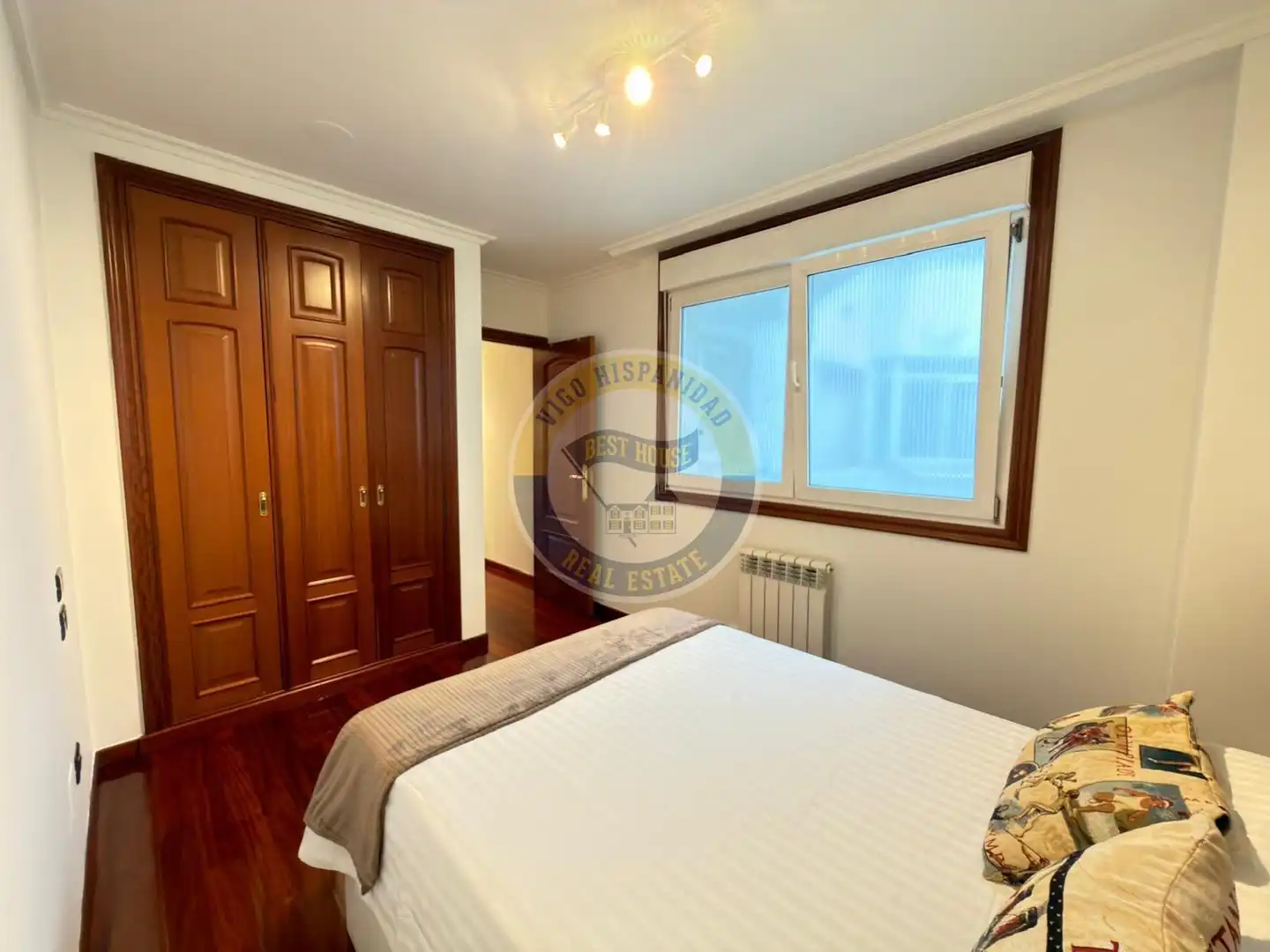 Apartments for rent in Calle ROSALIA DE CASTRO, Centro - Areal