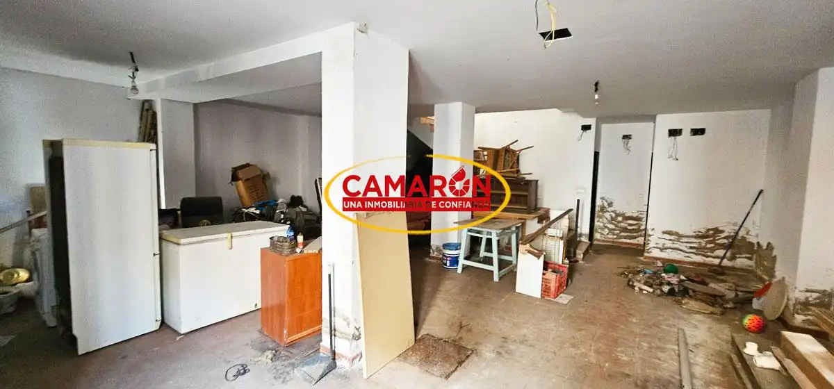 Casa adosada en venda en Coria del Río amb Terrassa