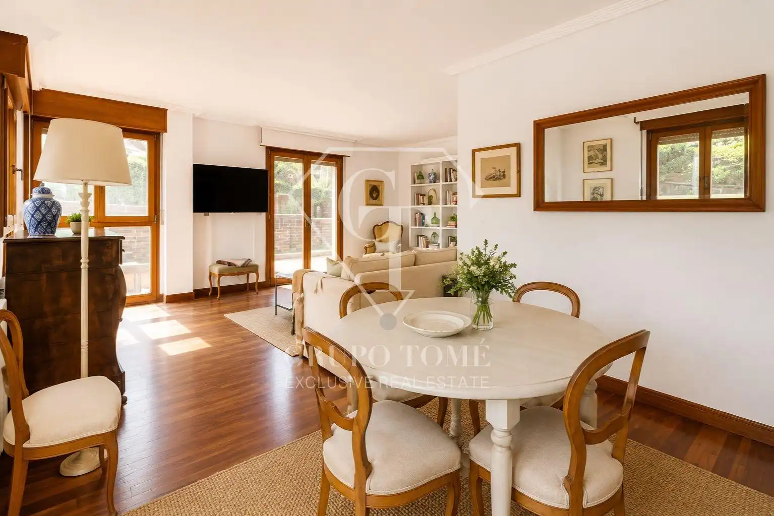 Sala de estar de Planta baja en venta en Donostia - San Sebastián  con Calefacción, Jardín privado y Terraza