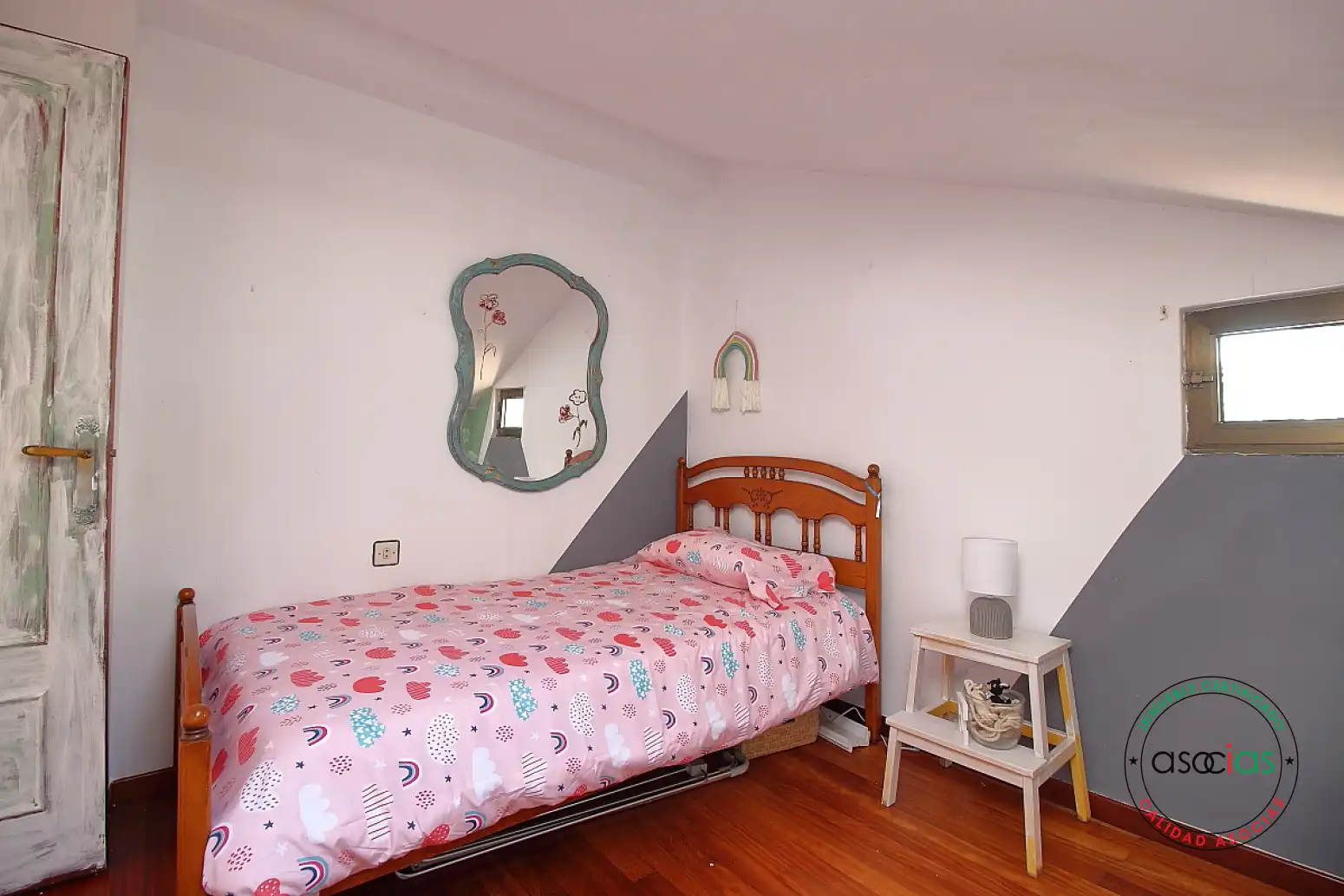 Dormitori de Casa o xalet en venda en Gijón  amb Calefacció, Parquet i Moblat