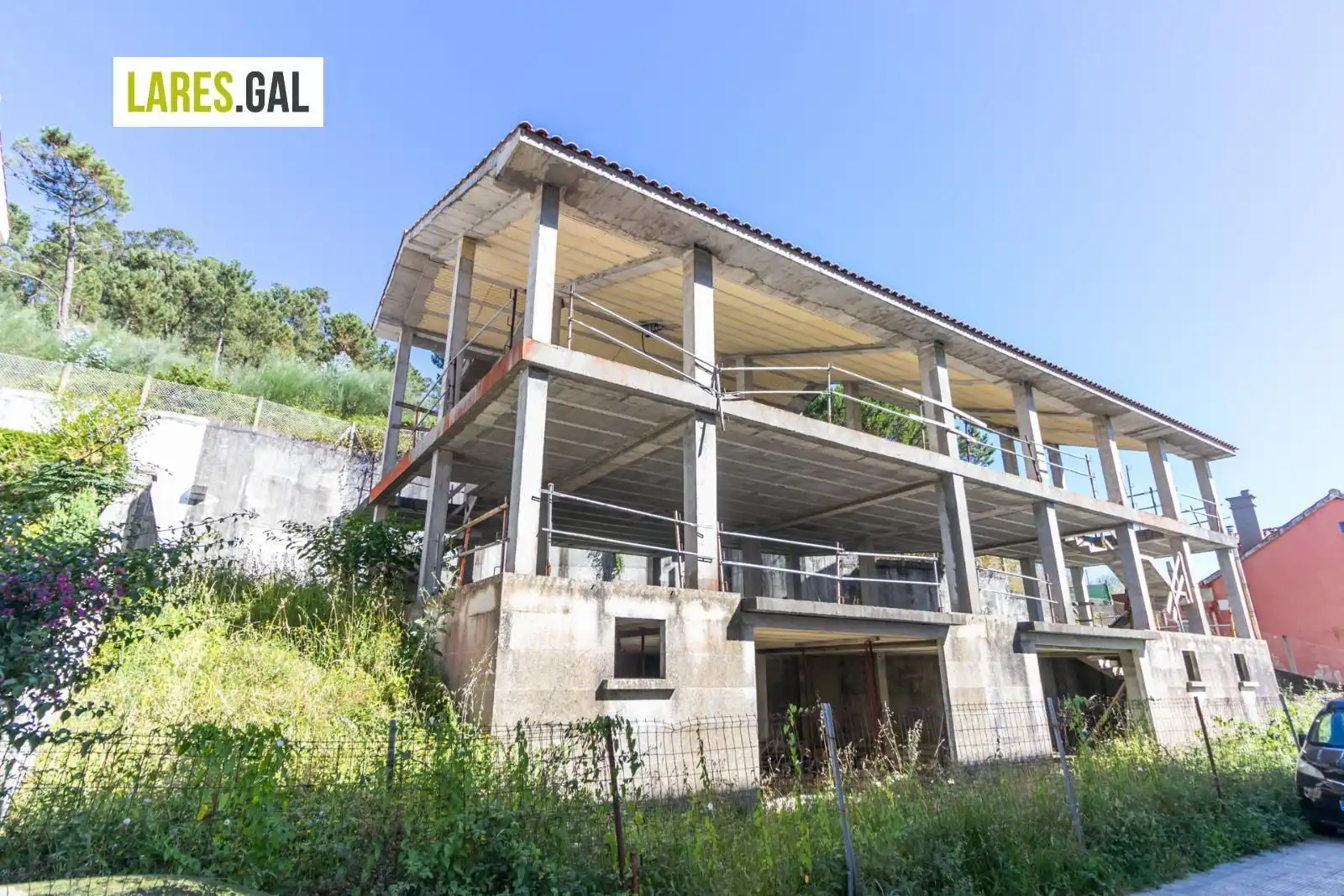 Außenansicht von Einfamilien-Reihenhaus zum Verkauf in Cangas  mit Heizung, Privatgarten und Terrasse