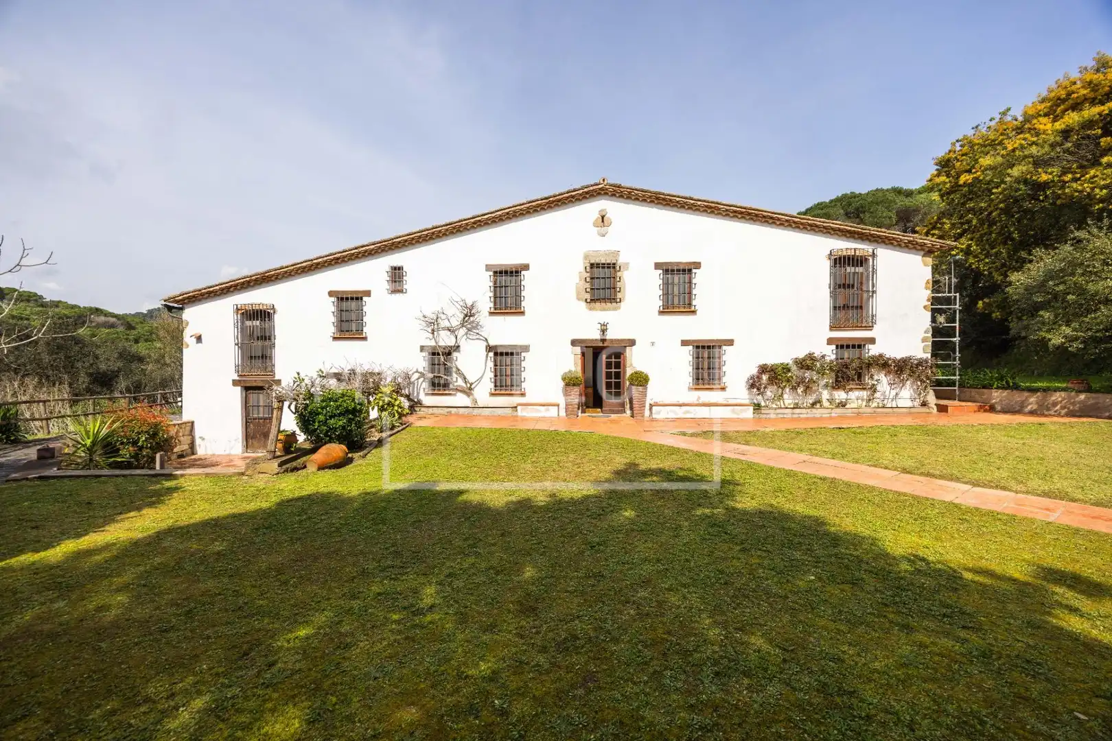 Vista exterior de Finca rústica en venda en Sant Iscle de Vallalta amb Calefacció, Jardí privat i Piscina