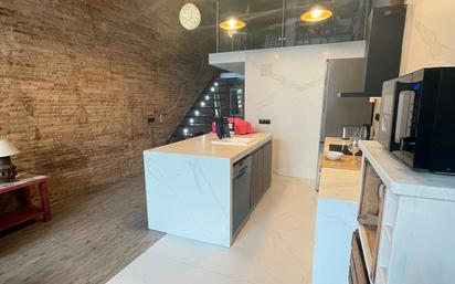 Cuina de Planta baixa de lloguer en  Barcelona Capital amb Aire condicionat, Jardí privat i Parquet