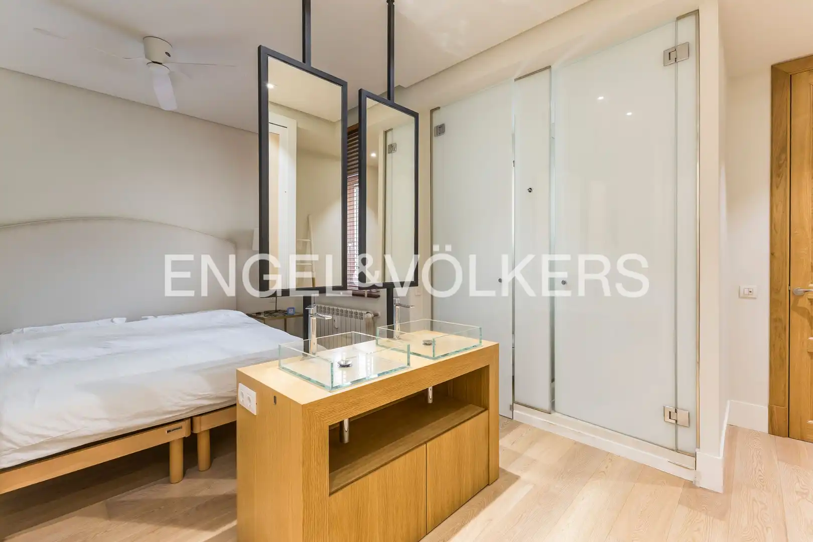 Habitación de Piso de alquiler en Madrid con Aire acondicionado, Calefacción y Amueblado