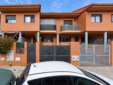 Detached house with balcony for sale in Calle Fermín Martín Carrillo