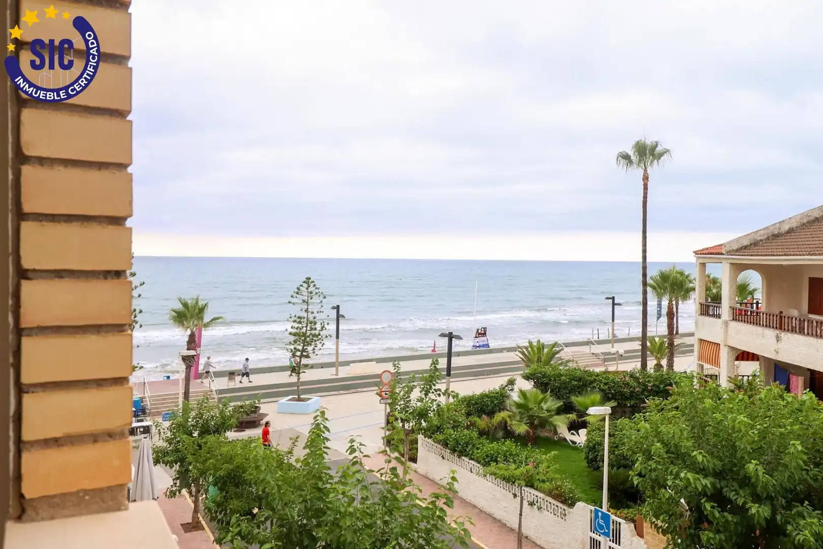 Vista exterior de Apartament en venda en Oropesa del Mar / Orpesa amb Jardí privat, Terrassa i Moblat