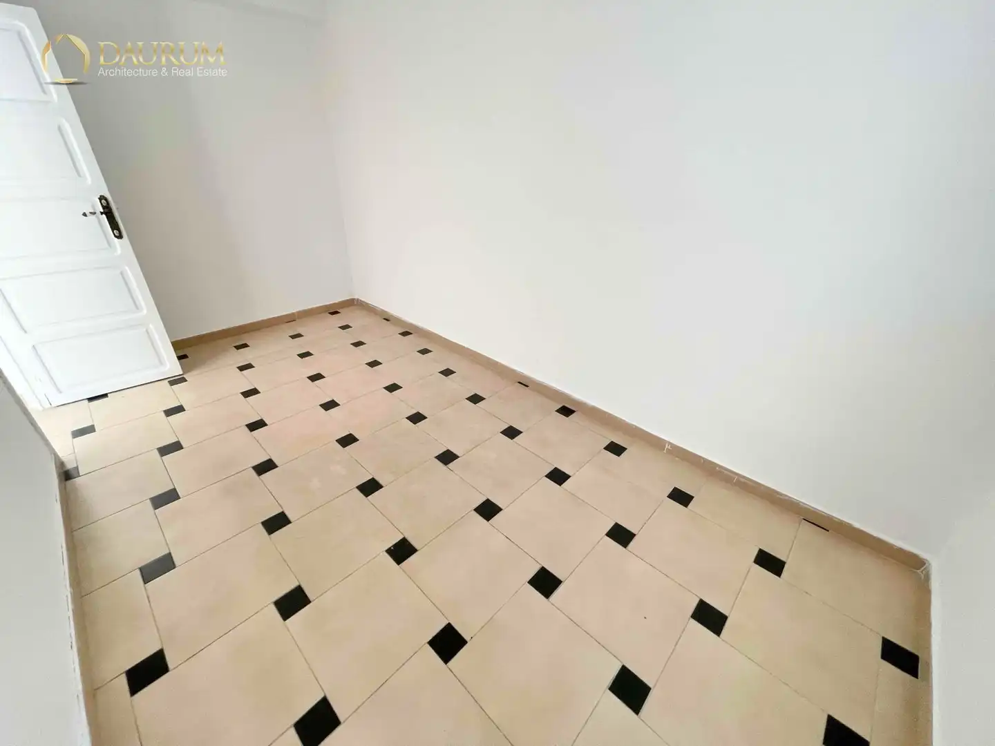 Flat for sale in Valencia  with Terrace and Storage room