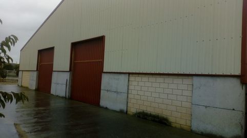 Foto 2 von Fabrikhallen zum Verkauf in Calle Tirgo, Cuzcurrita de Río Tirón, La Rioja