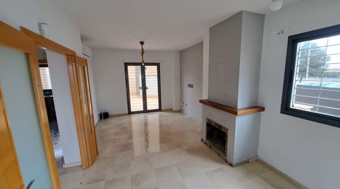 Foto 3 de Casa adosada en venta en C/ Hermanos Salao, Marismas del Polvorín, Huelva Capital