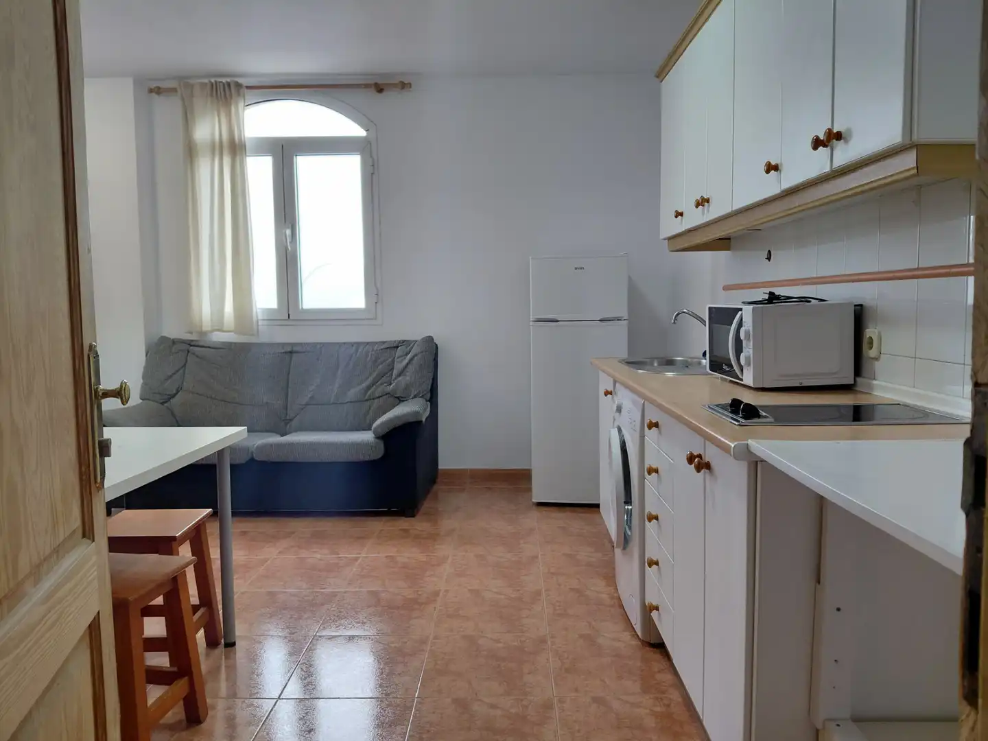 Kitchen of Apartments for rent in Las Palmas de Gran Canaria  with Furnished, Washing machine and Microwave