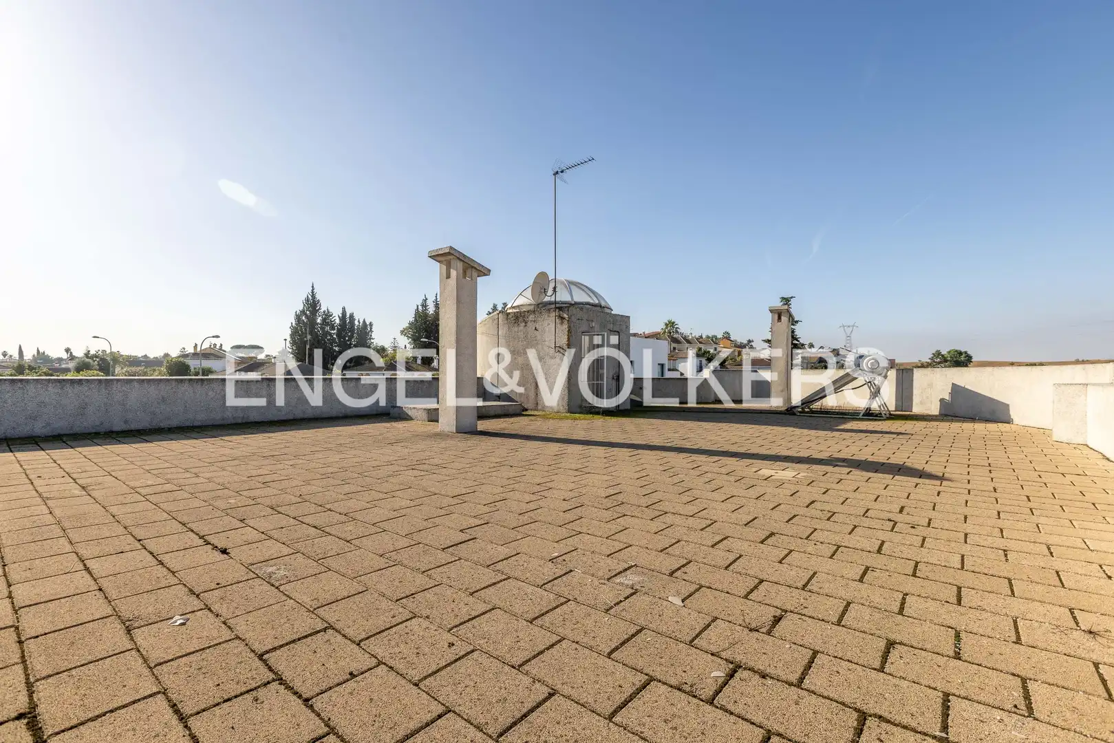 Exterior view of Houses for sale in Dos Hermanas  with Air Conditioner, Heating and Private garden