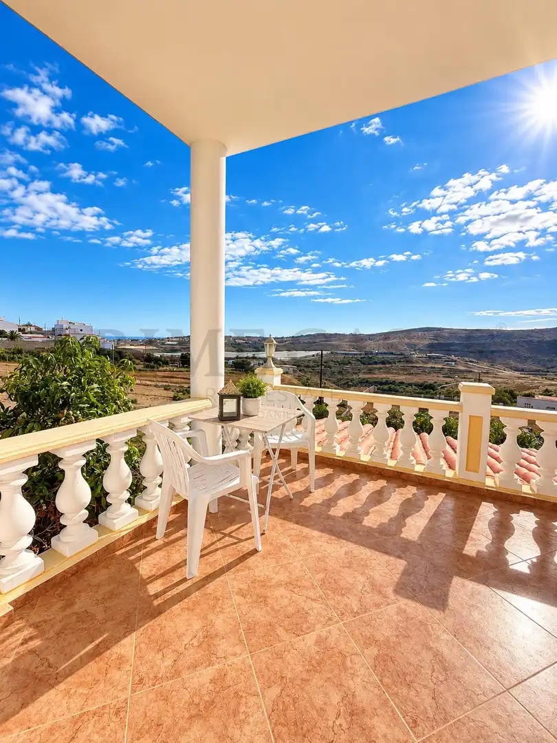 Terrasse von Wohnungen zur Miete in Montaña - La Data