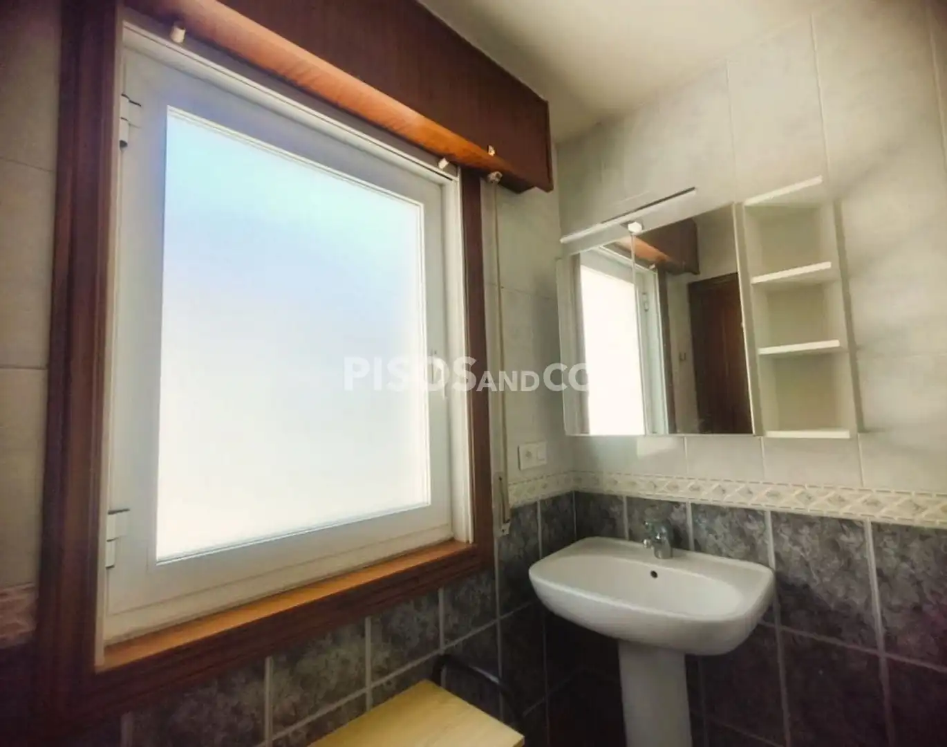 Bany de Pis en venda en Culleredo amb Calefacció i Moblat
