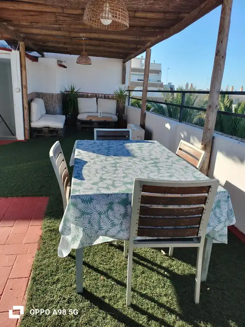 Terraza de Piso de alquiler en Chipiona con Aire acondicionado, Trastero y Amueblado