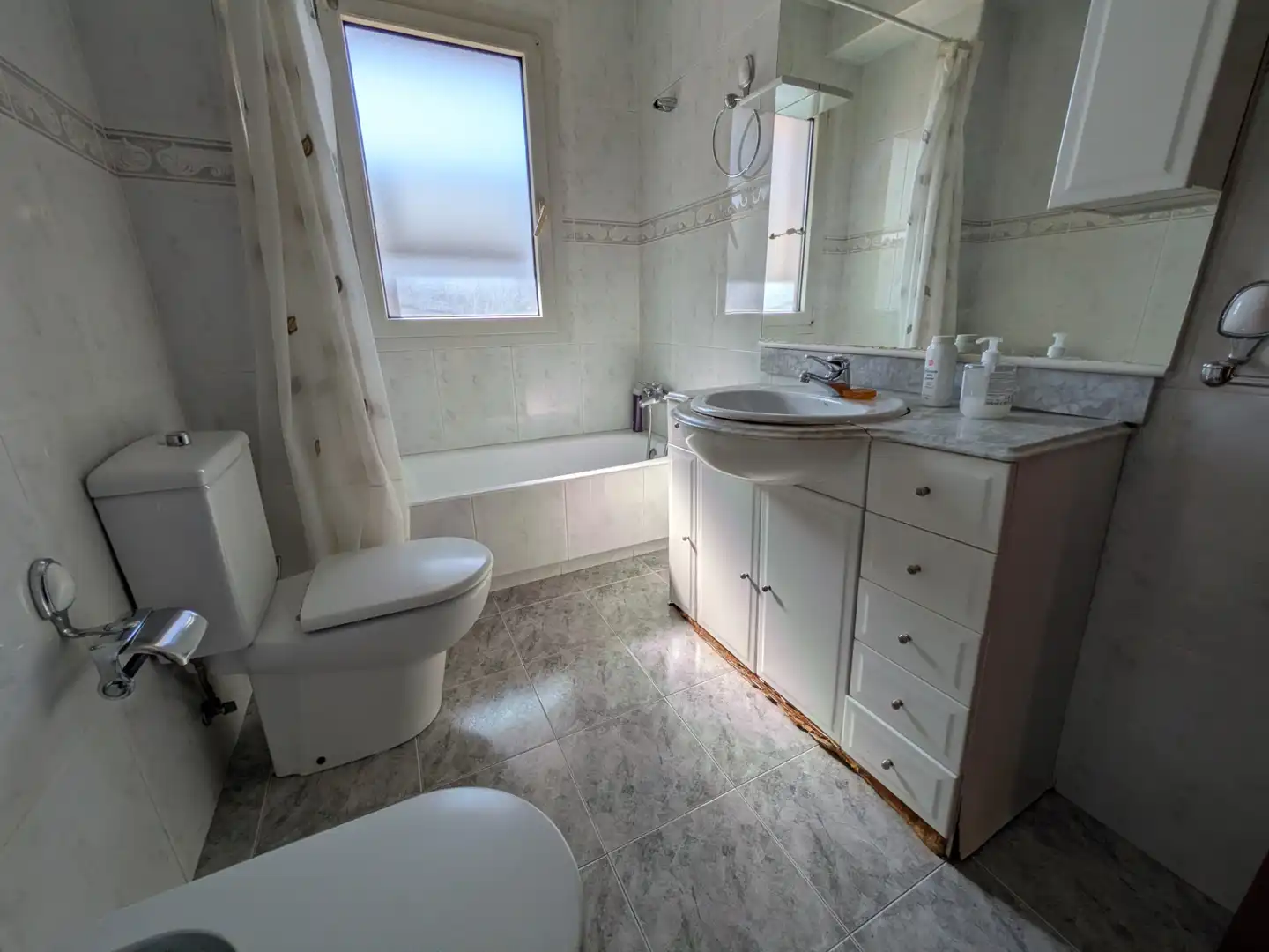 Baño de Piso en venta en Errenteria con Calefacción, Amueblado y Horno