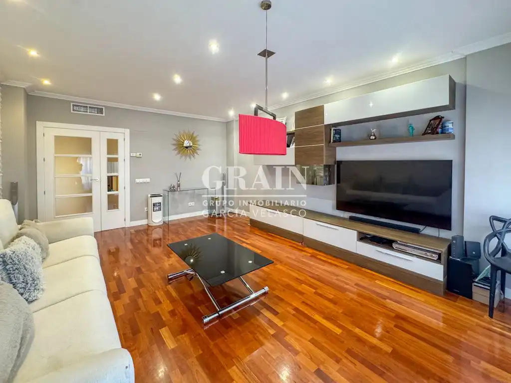 Living room of Flat for sale in Albacete  with Air Conditioner, Heating and Storage room