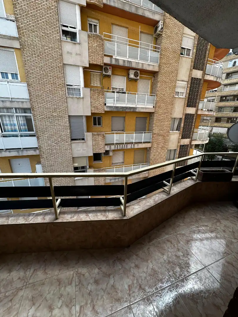 Terraza de Piso para compartir en Jaén con Amueblado y Balcón