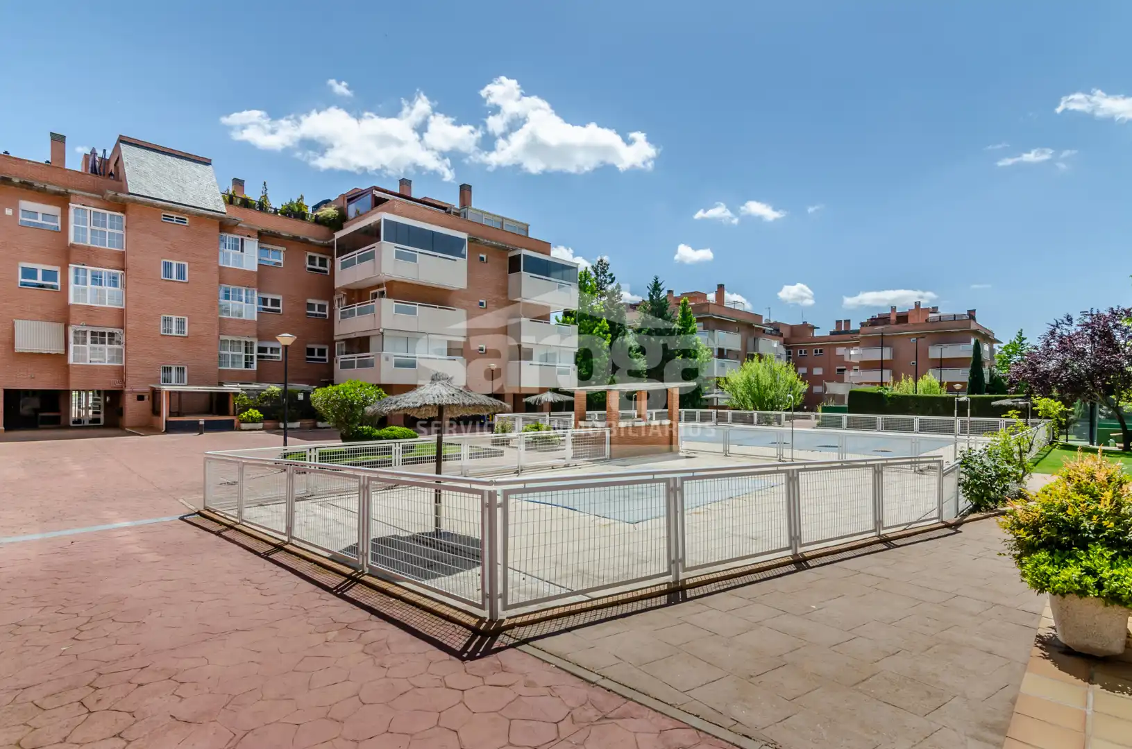 Vista exterior de Pis en venda en Pozuelo de Alarcón amb Aire condicionat, Calefacció i Terrassa