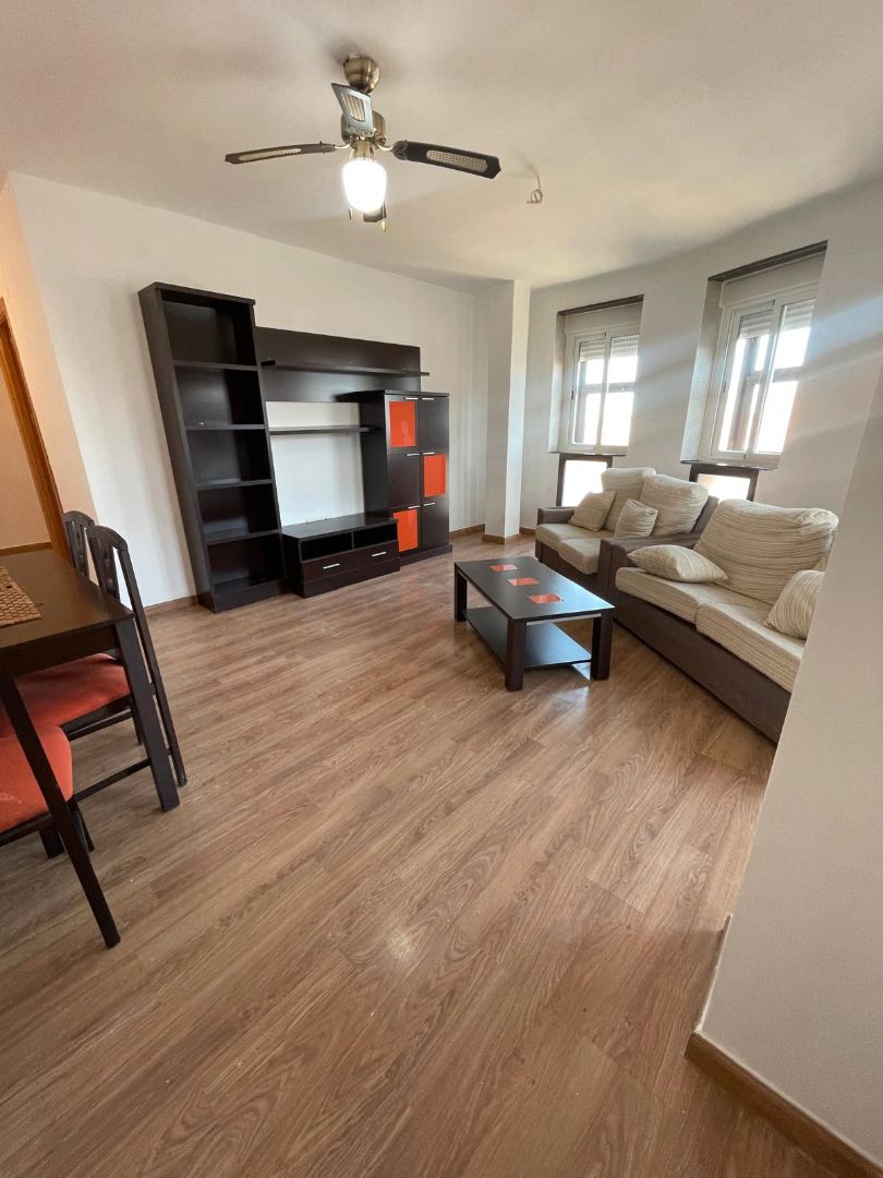 Living room of Flat to rent in Fuensalida  with Heating, Parquet flooring and Furnished