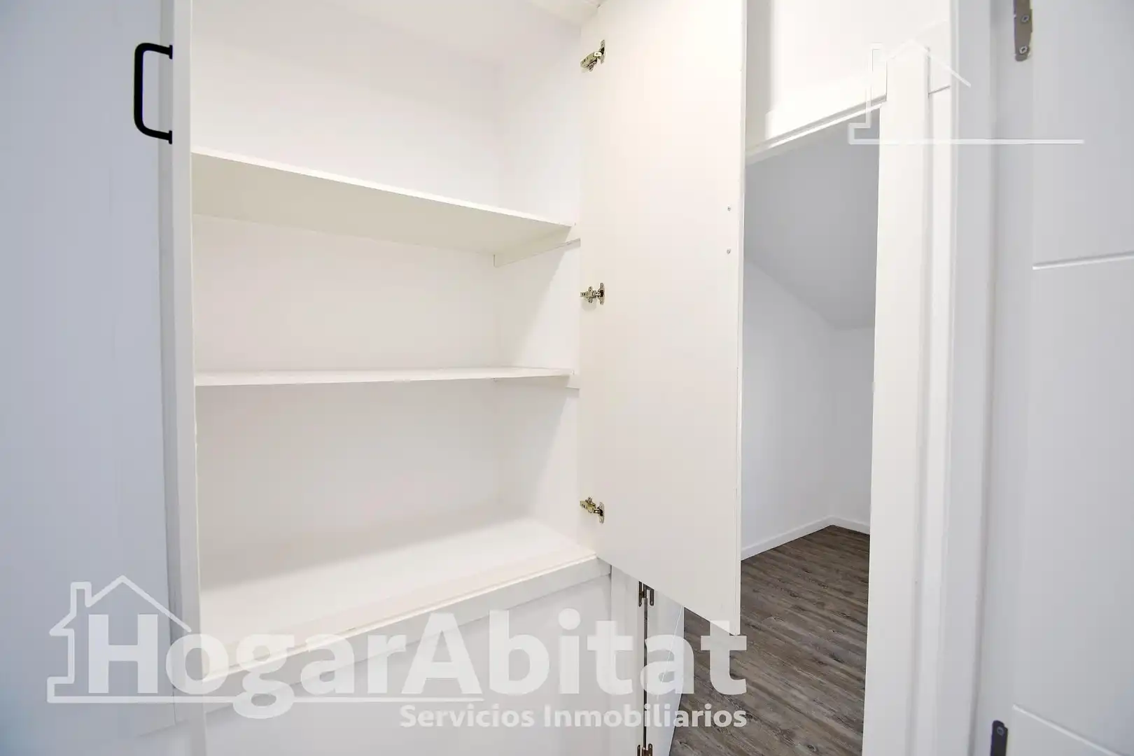 Bedroom of Houses for sale in Tavernes de la Valldigna  with Parquet flooring and Terrace