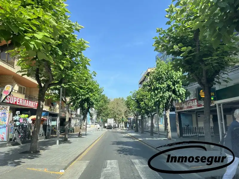 Business premises for sale in Carrer de Barbastre, imagen 12