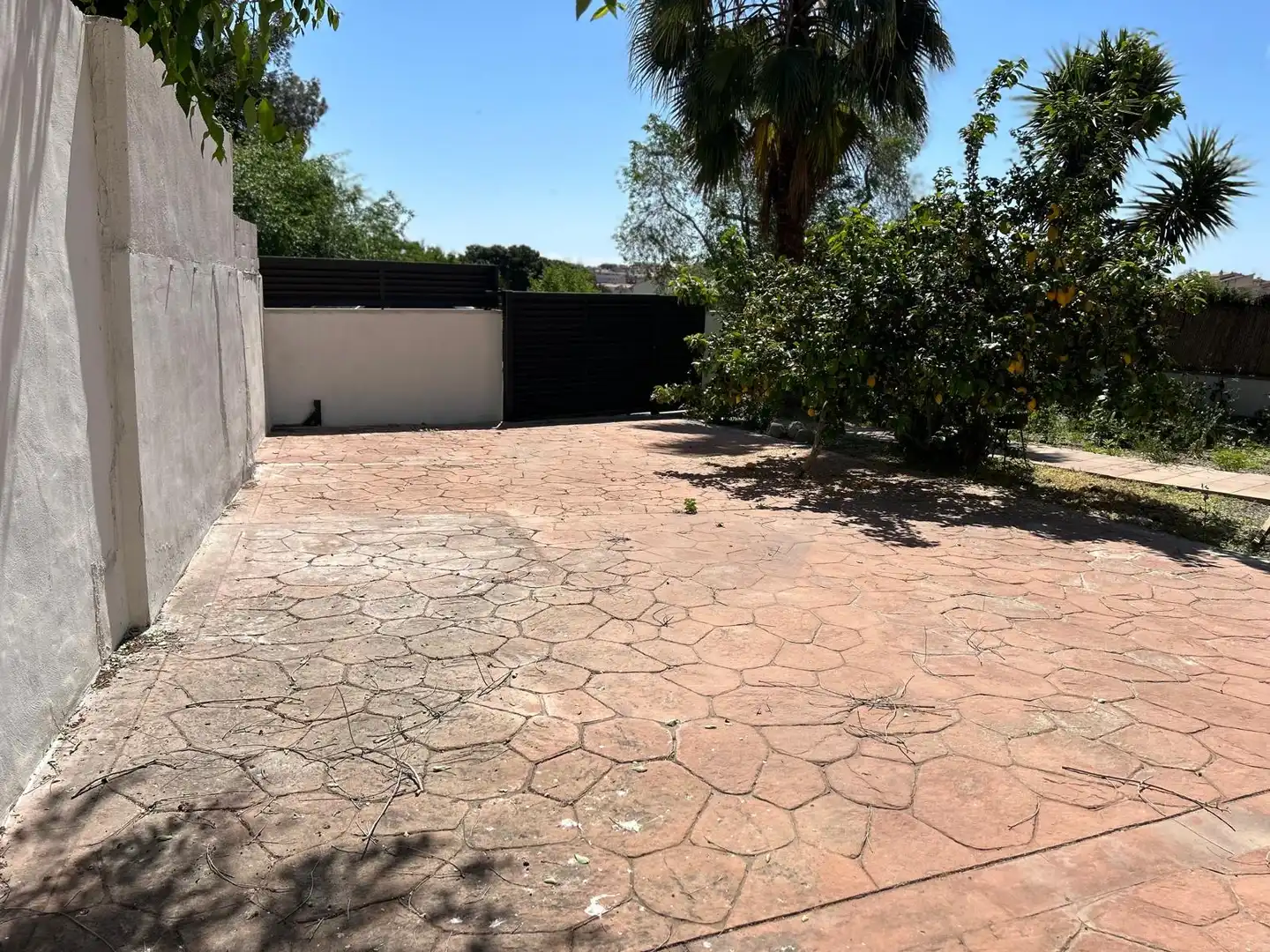 Terraza de Casa adosada en venta en Vilanova i la Geltrú con Aire acondicionado, Calefacción y Jardín privado
