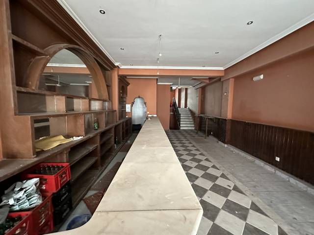 Local comercial en Venta en Oviedo - Calle martinez vigil en El Postigo