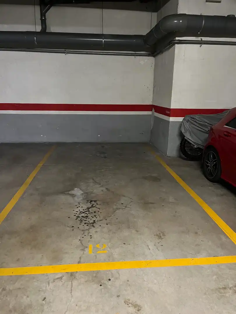 Aparcament de Pis de lloguer en Terrassa amb Aire condicionat, Calefacció i Jardí privat