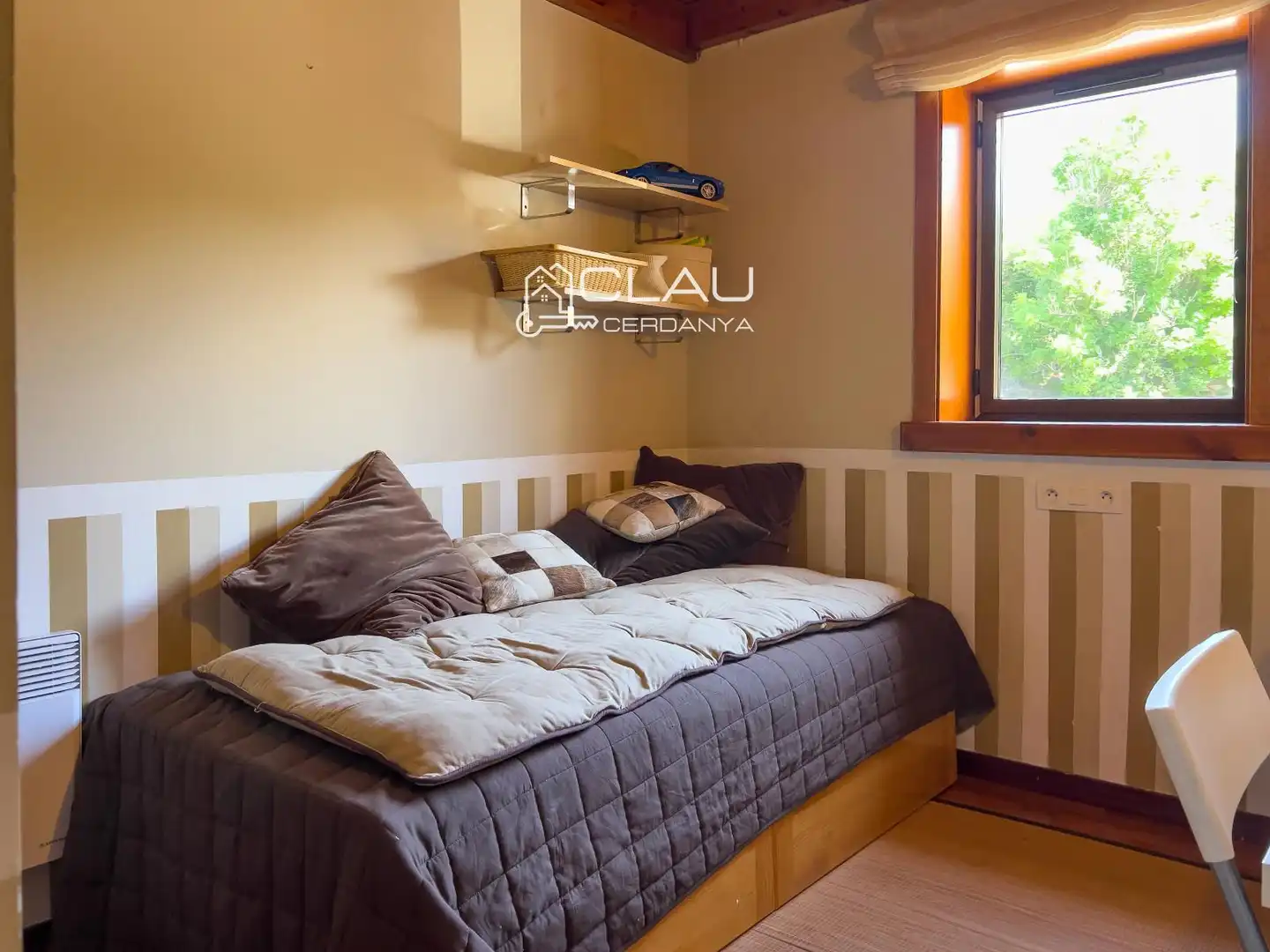 Bedroom of Duplexes for rent in Osséja  with Heating, Parquet flooring and Terrace