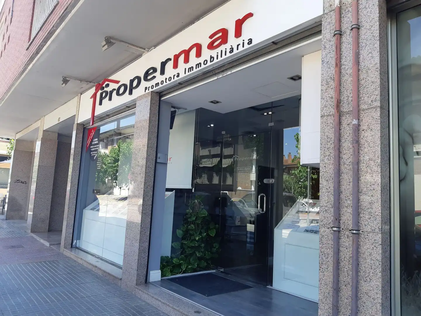 Local comercial en venda a La Roca del Vallès, imagen 2