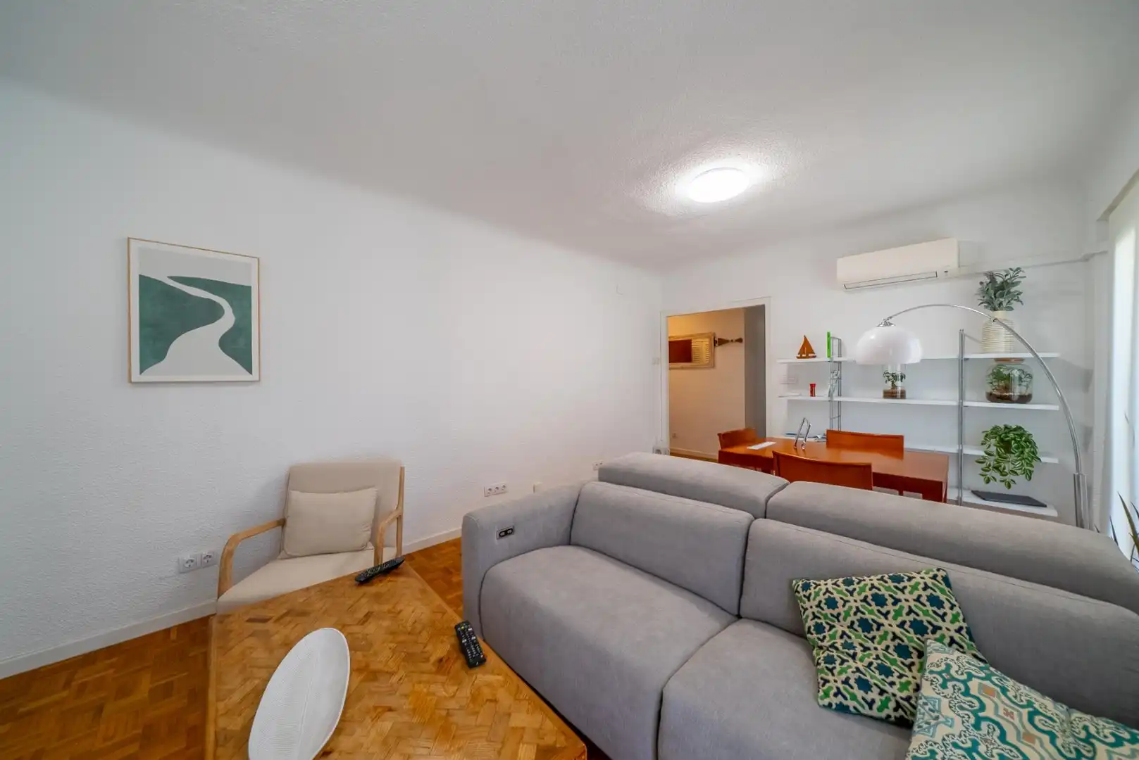 Sala d'estar de Apartament de lloguer en Alicante / Alacant amb Moblat i Balcó