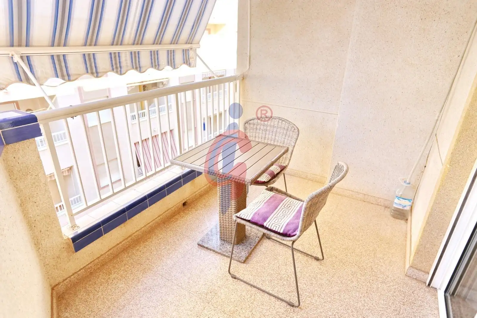 Terraza de Piso de alquiler en Guardamar del Segura con Aire acondicionado, Terraza y Amueblado