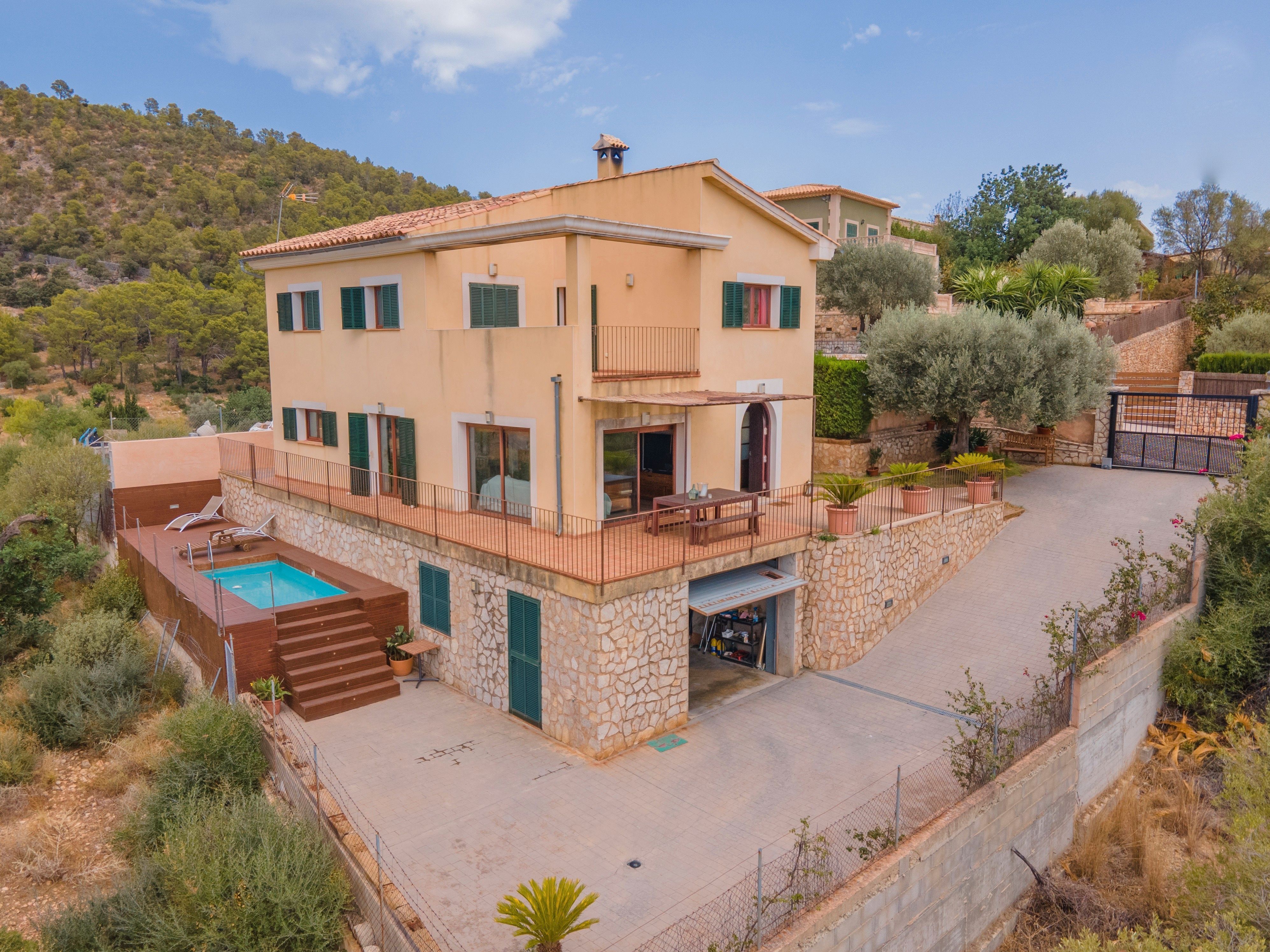 Vista exterior de Casa o xalet en venda en Lloseta amb Aire condicionat, Calefacció i Jardí privat