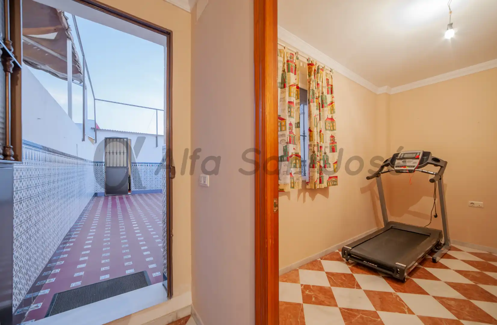 Casa adosada en venda en La Rinconada amb Moblat